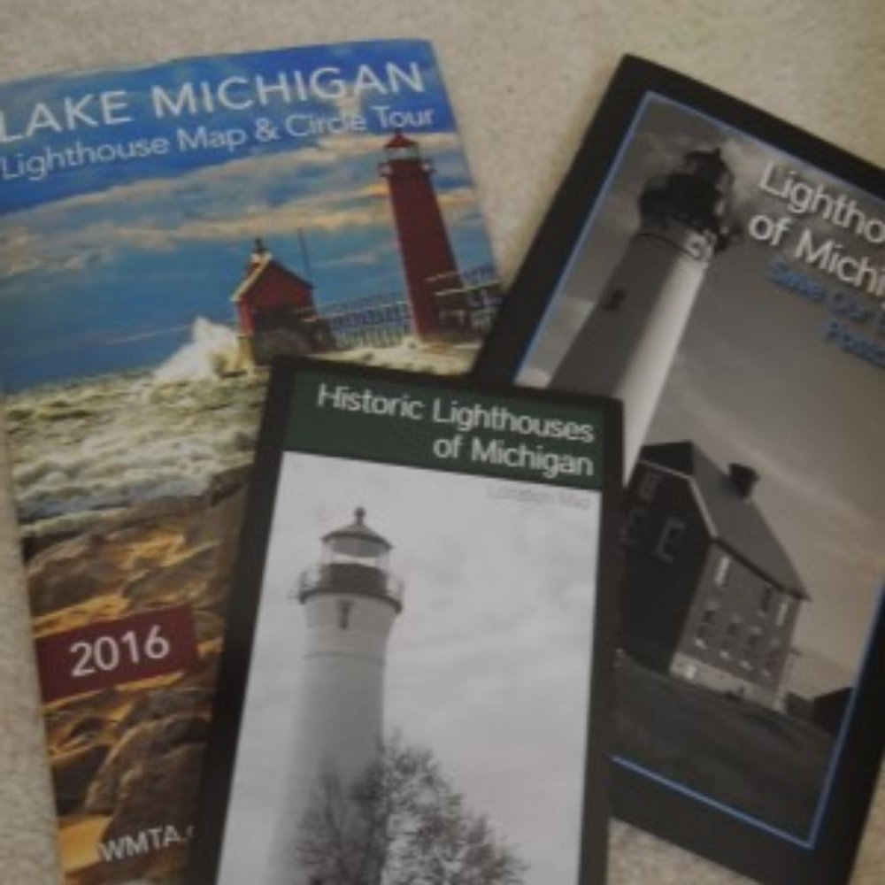 Lake Michigan Lighthouses Historic Collector Guide +Postcards Lake Michigan Tour